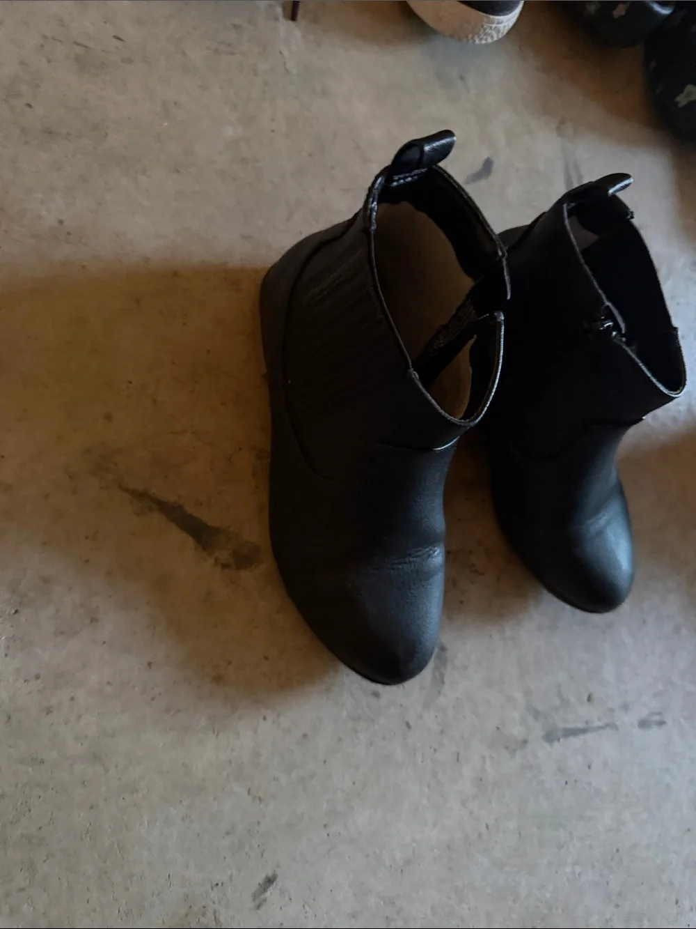 Cat & Jack Black Girl’s Ankle Boots